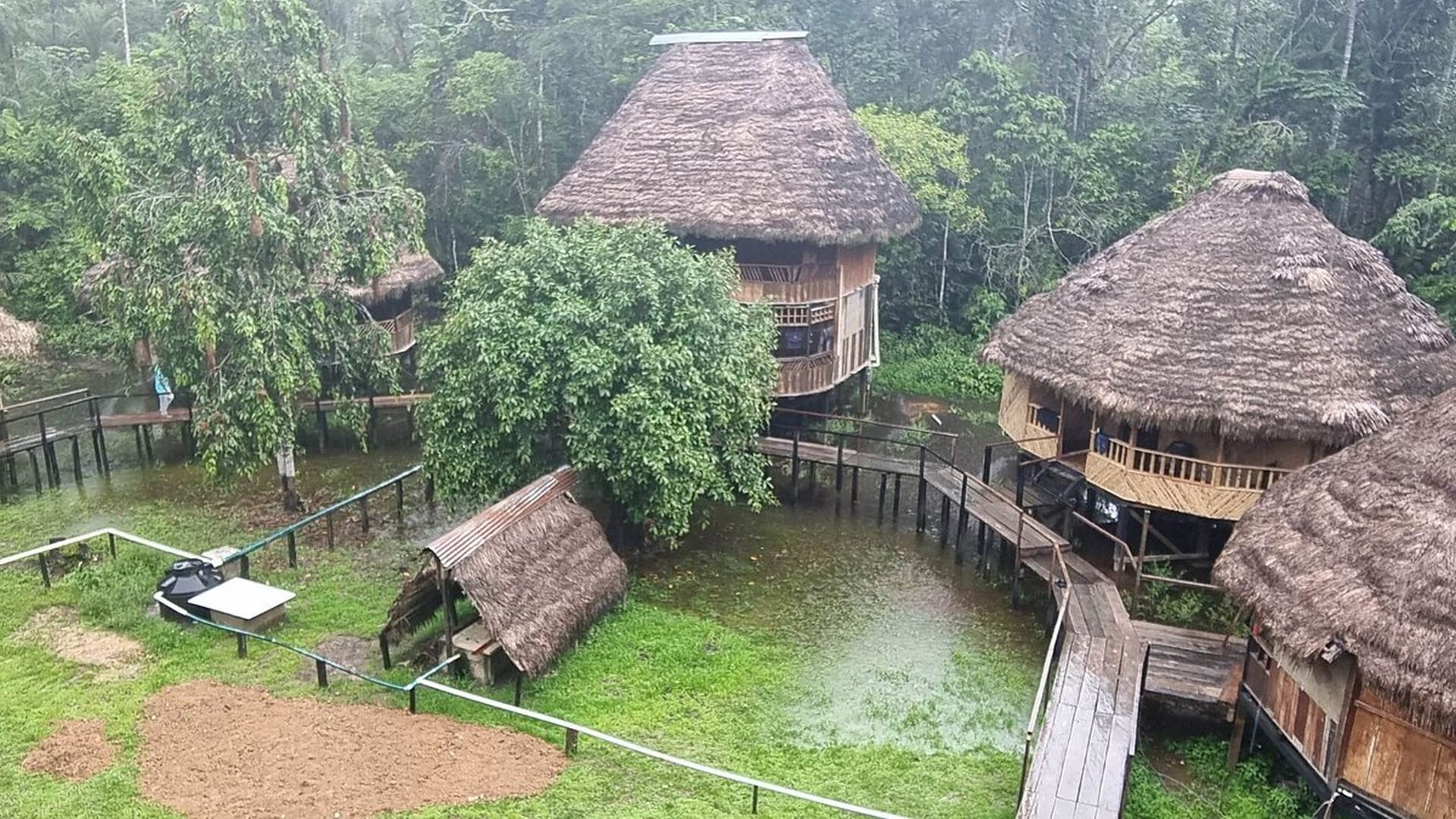 CABINS WITH PRIVATE BED